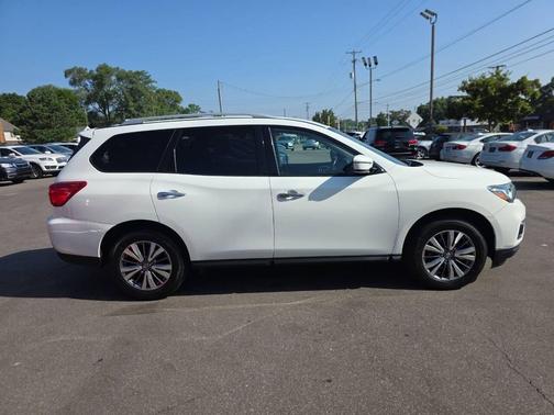 2020 Nissan Pathfinder SV 4WD