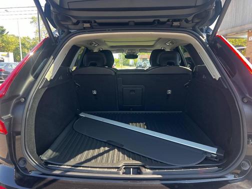 2023 Volvo XC60 B5 Core