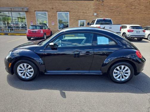 2016 Volkswagen Beetle 1.8T Wolfsburg Edition w/PZEV