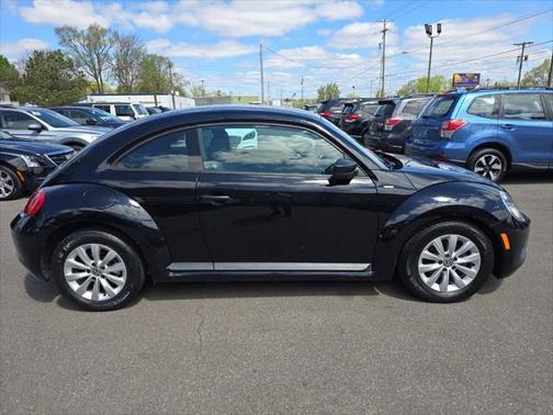 2016 Volkswagen Beetle 1.8T Wolfsburg Edition w/PZEV