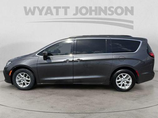 Granite Crystal Metallic Clearcoat 2022 Chrysler Pacifica Touring L