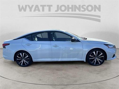 2020 Nissan Altima SR FWD