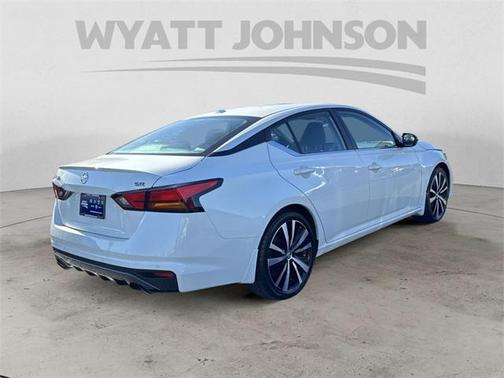 2020 Nissan Altima SR FWD