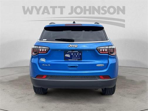 2024 Jeep Compass Latitude Lux