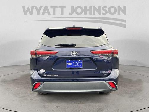 2020 Toyota Highlander LE