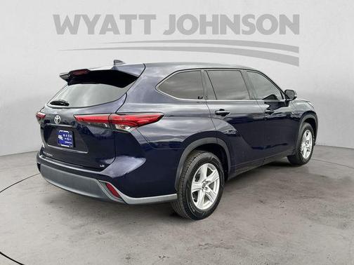 2020 Toyota Highlander LE