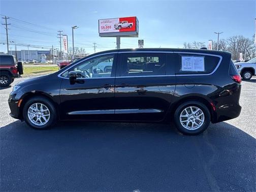 2024 Chrysler Pacifica Touring L