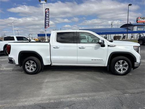 2024 GMC Sierra 1500 SLT