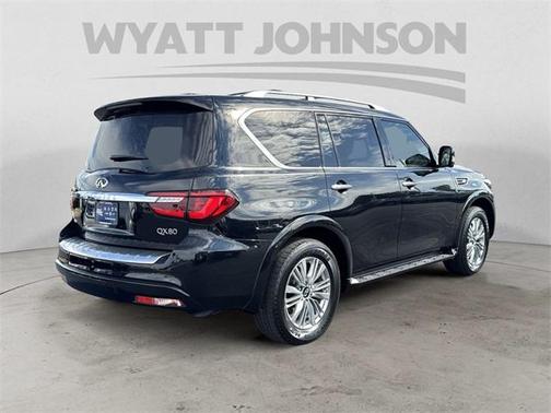 2021 INFINITI QX80 Luxe