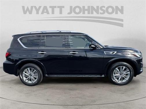 2021 INFINITI QX80 Luxe