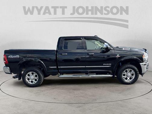 Diamond Black Crystal Pearlcoat 2019 RAM 2500 Laramie Crew Cab 4x4 6'4' Box