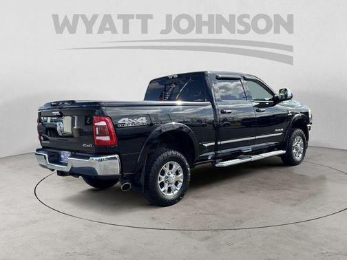 Diamond Black Crystal Pearlcoat 2019 RAM 2500 Laramie Crew Cab 4x4 6'4' Box