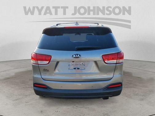 Titanium Silver 2017 Kia Sorento LX