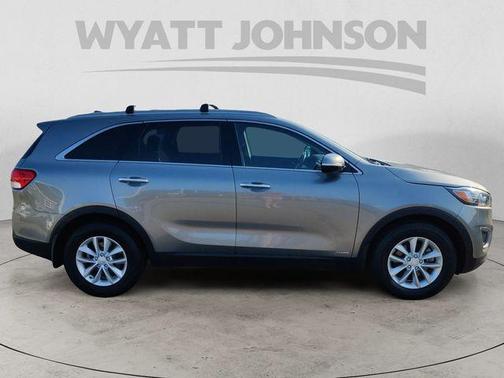 Titanium Silver 2017 Kia Sorento LX