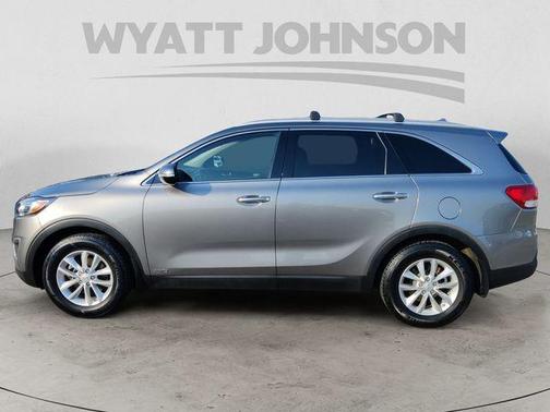 Titanium Silver 2017 Kia Sorento LX