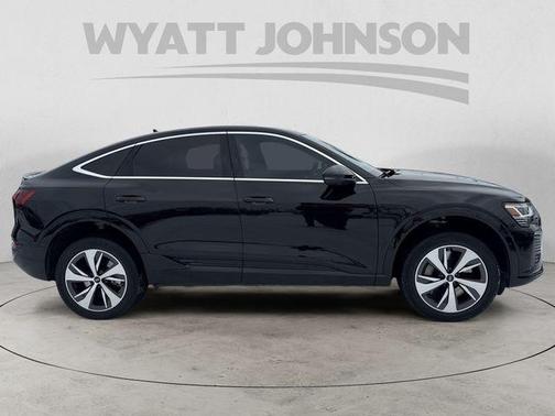 2024 Audi Q8 e-tron Premium Plus