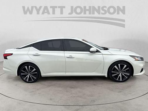 2020 Nissan Altima Platinum FWD