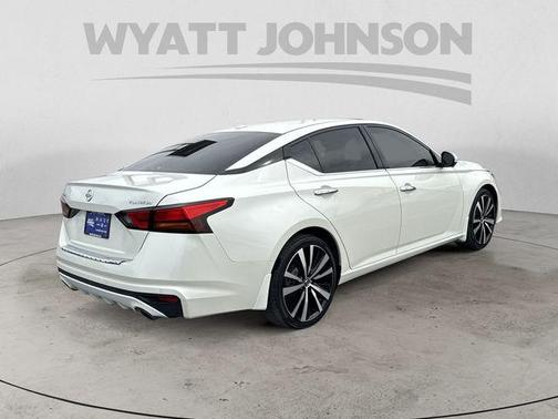 2020 Nissan Altima Platinum FWD