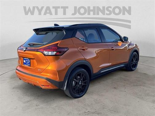 2023 Nissan Kicks SR