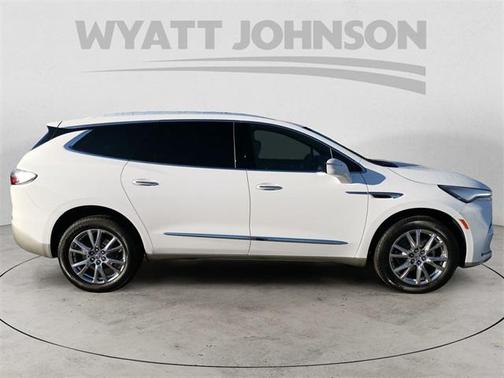 2023 Buick Enclave Essence FWD