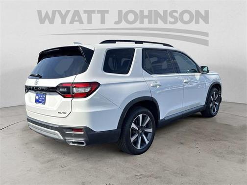 2023 Honda Pilot AWD Elite