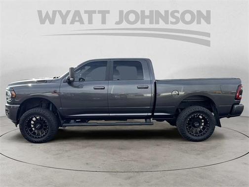 2022 RAM 2500 Big Horn Crew Cab 4x4 6'4' Box