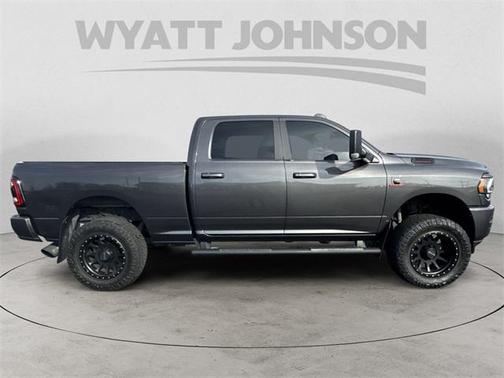 2022 RAM 2500 Big Horn Crew Cab 4x4 6'4' Box