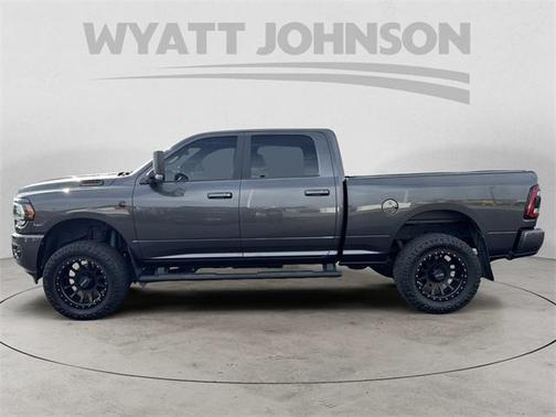 2022 RAM 2500 Big Horn Crew Cab 4x4 6'4' Box