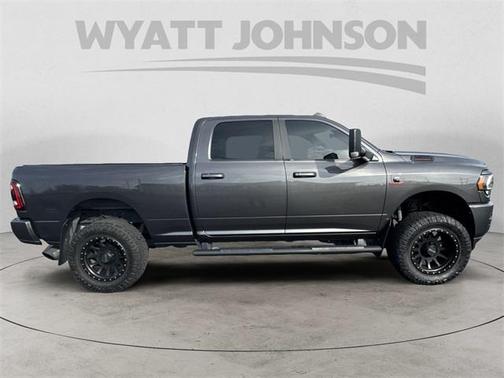 2022 RAM 2500 Big Horn Crew Cab 4x4 6'4' Box