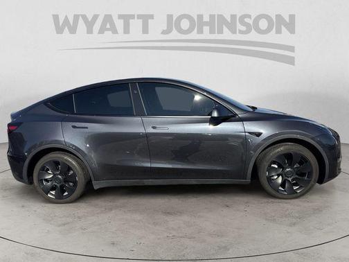 2024 Tesla Model Y Long Range Single Motor Rear-Wheel Drive