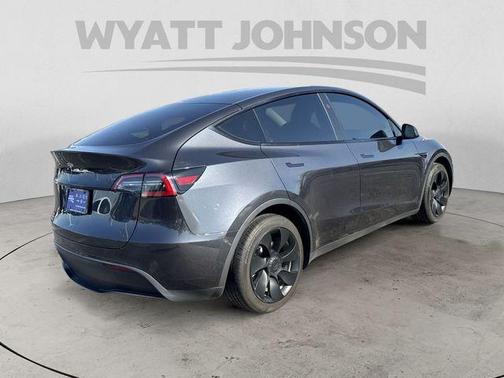 2024 Tesla Model Y Long Range Single Motor Rear-Wheel Drive