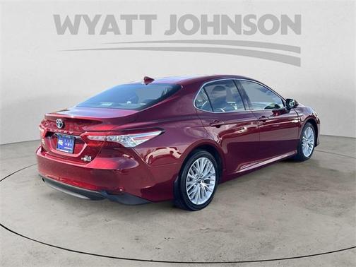 2019 Toyota Camry Hybrid XLE