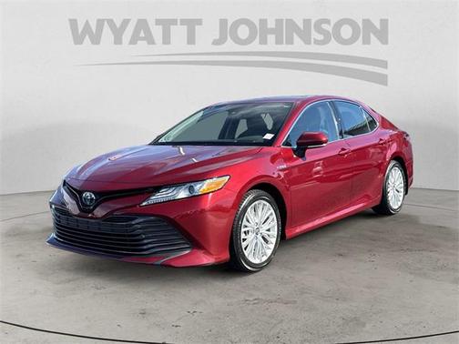 2019 Toyota Camry Hybrid XLE