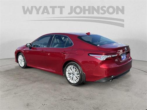 2019 Toyota Camry Hybrid XLE