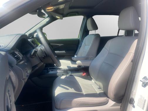 Platinum White Pearl 2023 Honda Passport