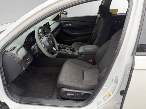 Platinum White Pearl 2024 Honda Accord