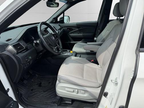 Platinum White Pearl 2022 Honda Passport