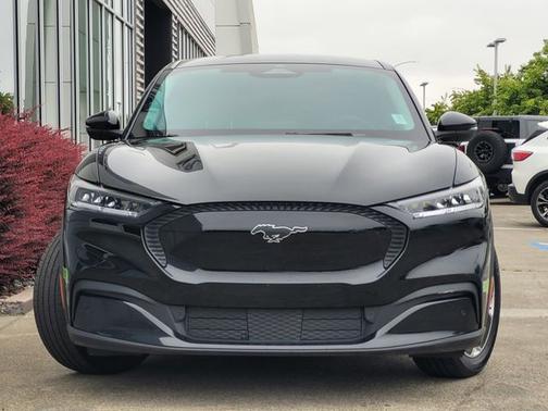 2022 Ford Mustang Mach-E SELECT