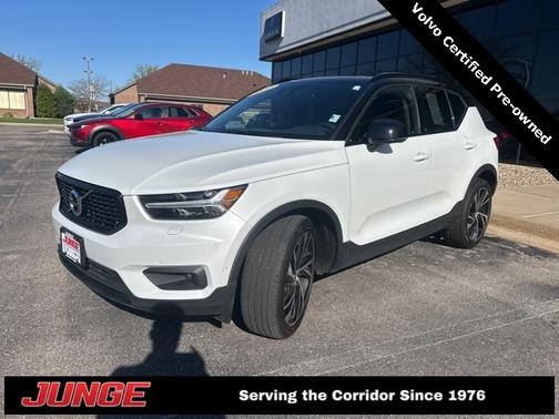 2022 Volvo XC40 R-Design
