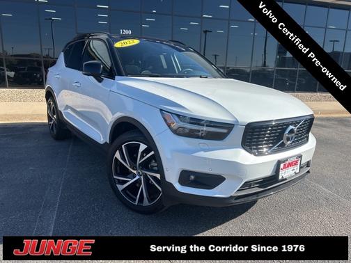 2022 Volvo XC40 R-Design
