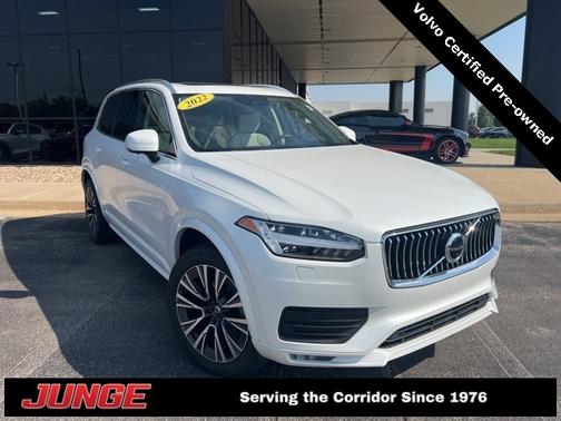 2022 Volvo XC90 T6 Momentum