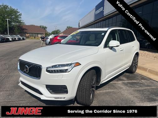 2022 Volvo XC90 T6 Momentum
