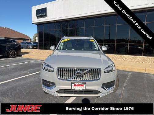 2024 Volvo XC90 B5 Plus