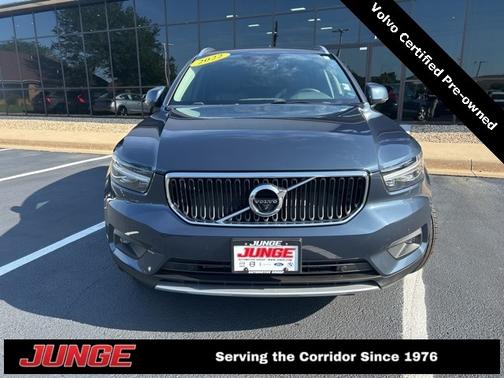 2022 Volvo XC40 Momentum