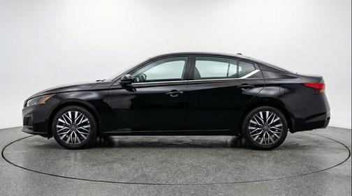 Super Black 2025 Nissan Altima SV FWD