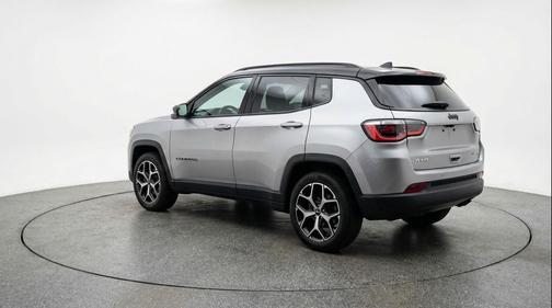 Silver Zynith Metallic Clearcoat 2025 Jeep Compass Limited