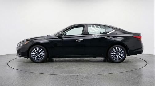 Super Black 2025 Nissan Altima SV FWD