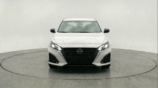 Glacier White 2025 Nissan Altima SV FWD