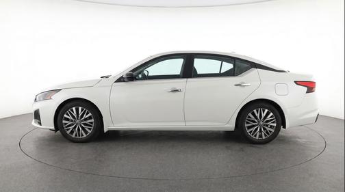 Glacier White 2025 Nissan Altima SV FWD