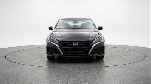 Super Black 2025 Nissan Altima SV FWD